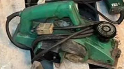Cepillo eléctrico para madera (garlopa portátil)