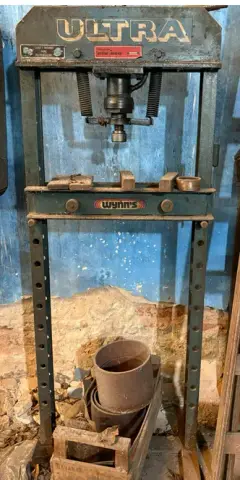 Prensa hidráulica vertical