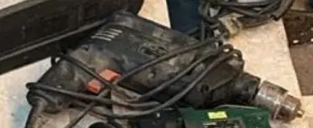 Taladro eléctrico de mano